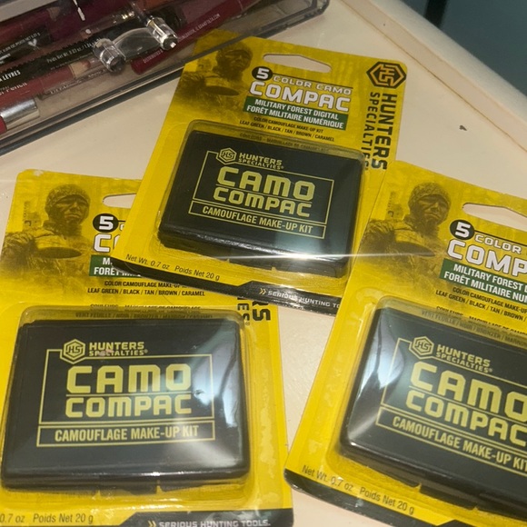 Scent-A-Way Lip Balm & Camo Compac - Picture 2 of 8